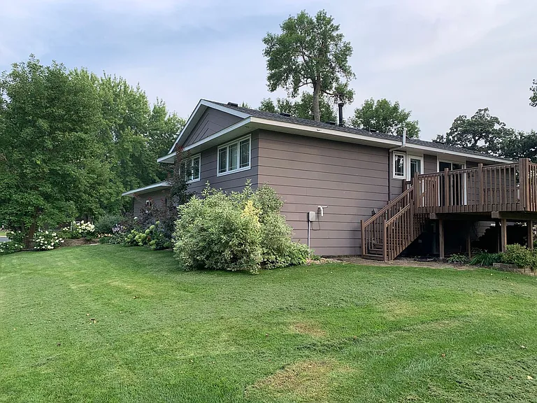 570 Roberts St SW — Photo 37