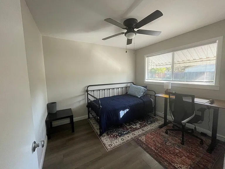 110 Gladys Ave #A — Photo 16