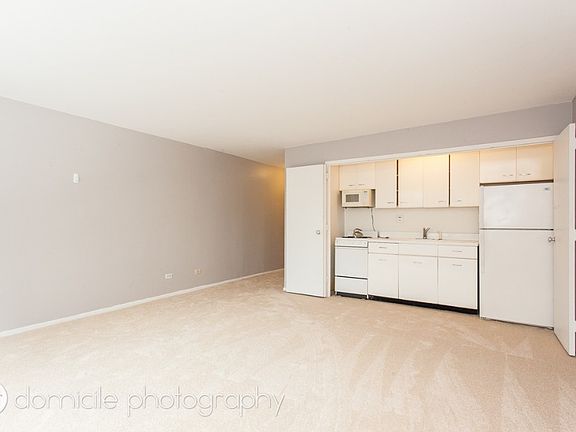 3rd image of 3100 N Lake Shore Dr APT 409