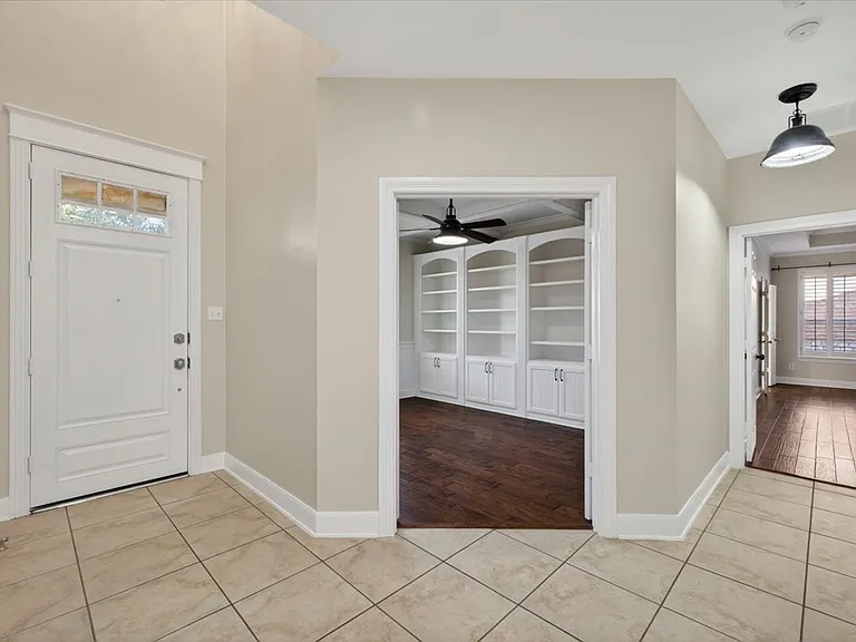 14668 Blakehill Dr — Photo 4