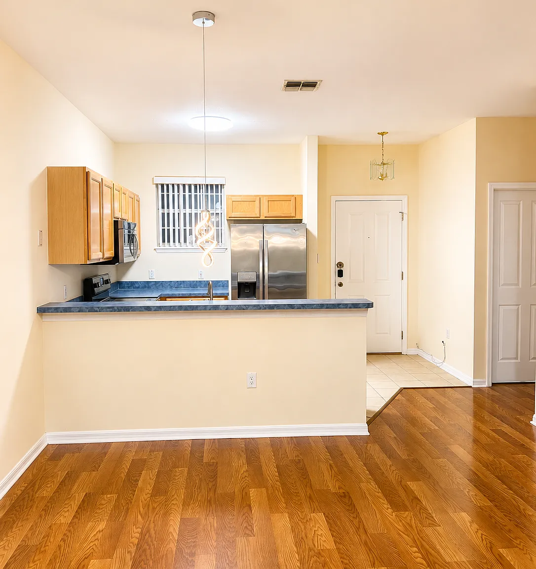 3 bed, 2.5 bath, 1254 sqft, $1,850 — Photo 3