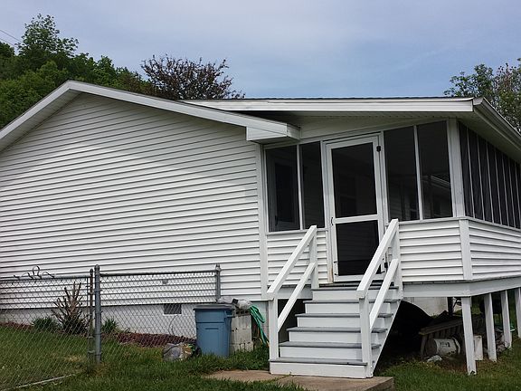 3rd image of 15 Foxboro Dr
