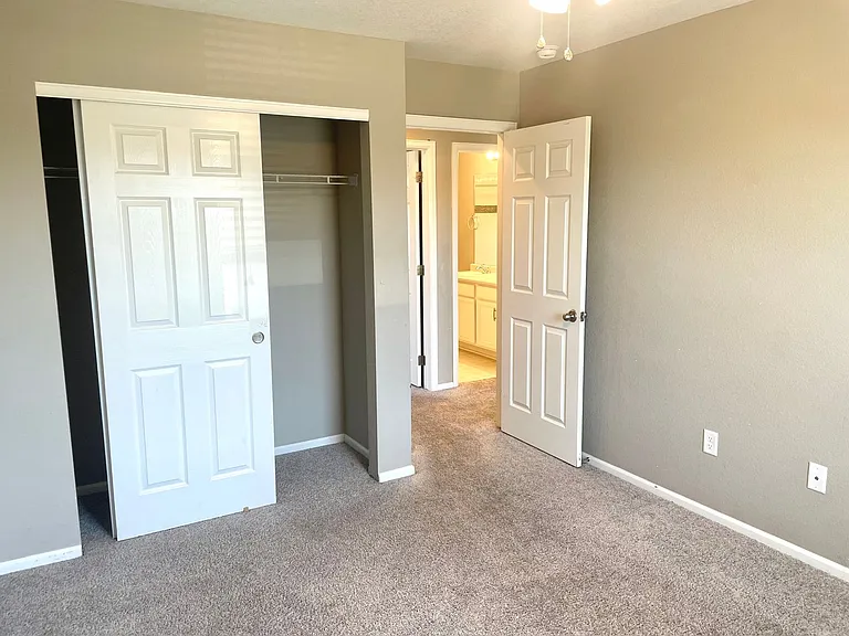 25147 E Maple Ave — Photo 32