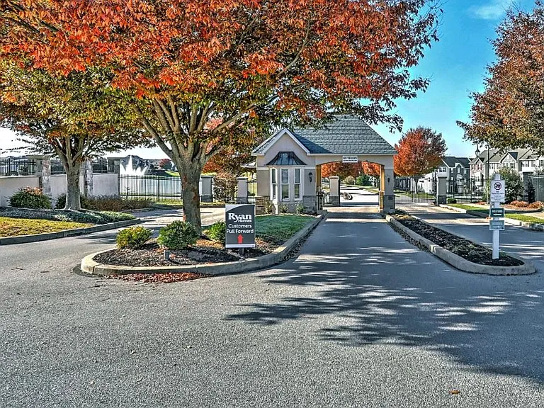 1280 Rannoch Ln — Photo 52