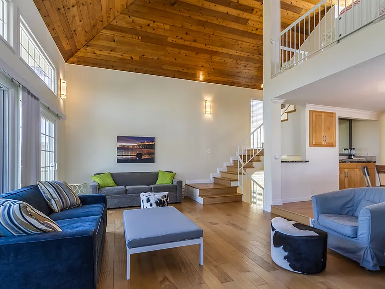 728 Jamaica Ct — Photo 106
