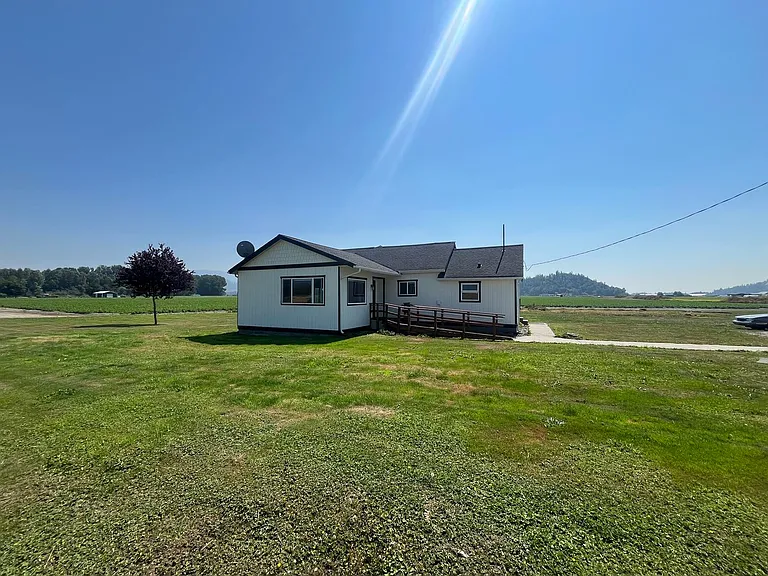 20528 Dahlstedt Rd — Photo 2