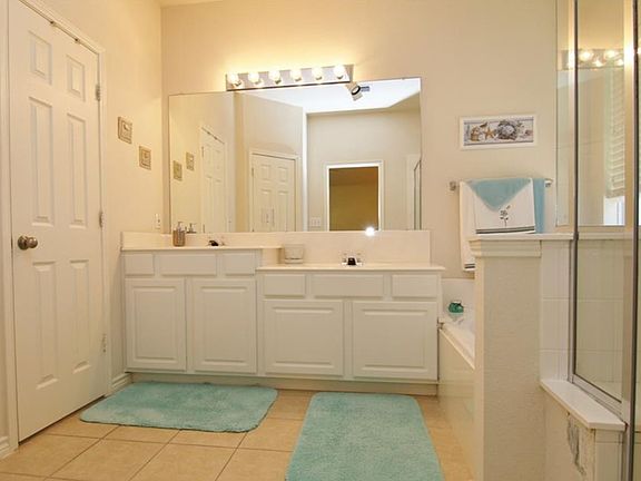 3rd image of 1007 Fountain Dr