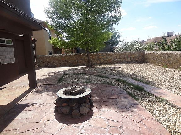 3rd image of 7931 Crescent Moon Ct