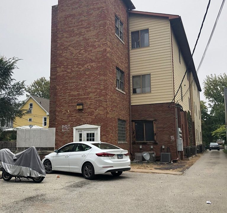 2nd image of 619 S Walnut St