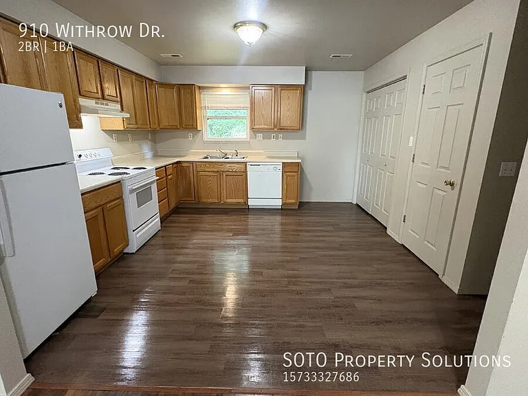 910 Withrow Dr — Photo 6