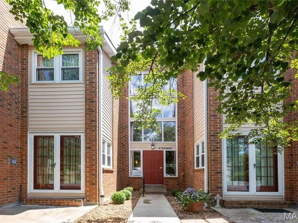 1316 Holgate Dr Unit G6, Ballwin, MO 63021