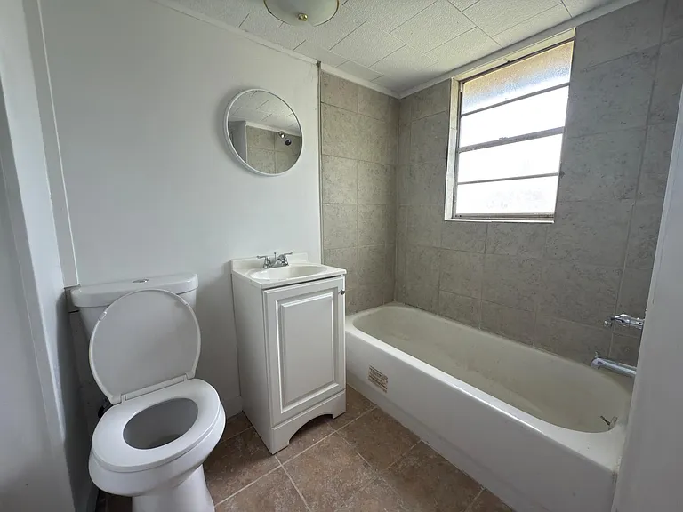 11521 Lucas St — Photo 7