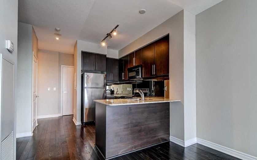 2nd image of 2885 Bayview Ave #806