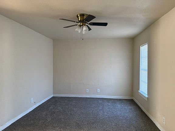 3rd image of 319 Avenue I