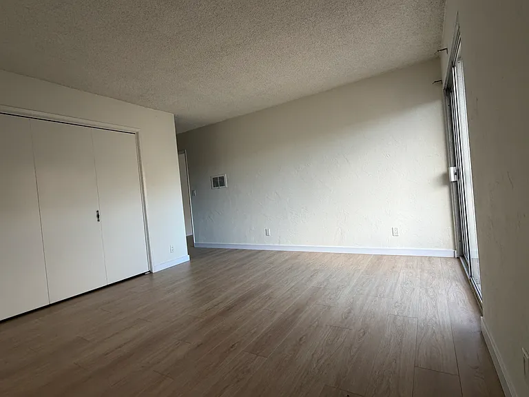 La Corona South Bay — Photo 8