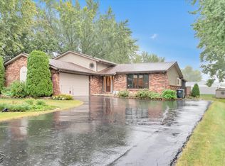 1602 Illini Dr, New Lenox, IL 60451