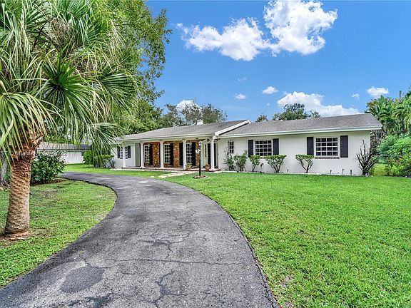 3rd image of 14725 SW 82nd Ave