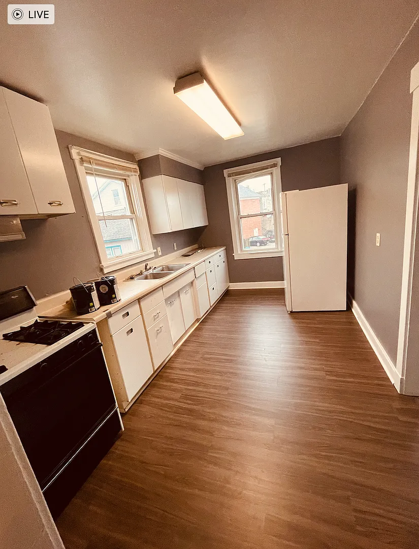 Castle Shanon - 2 Bed 1 Bath - Great Location! — Photo 4