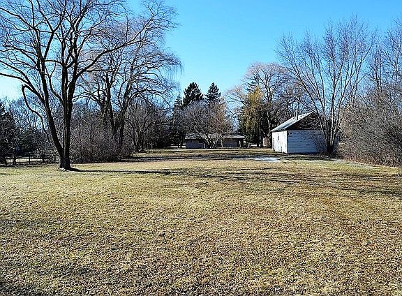 2nd image of 40925 N Black Oak Ave
