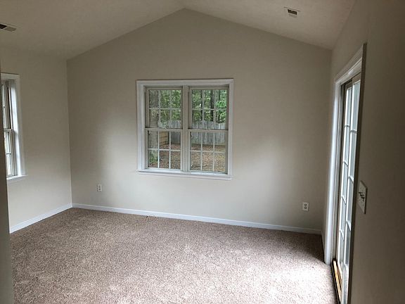 5th image of 104 N Macon Ter