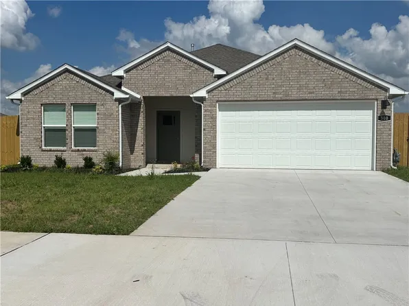 300 Greer St, Pea Ridge, AR 72751