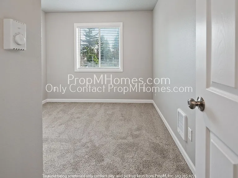 15559 NE Glisan St — Photo 12