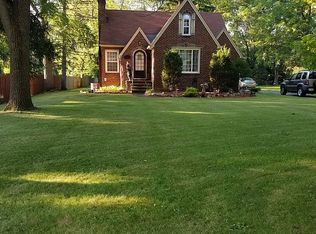 23020 Mastick Rd, North Olmsted, OH 44070