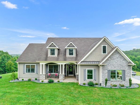 2173 Smalling Rd, Lafayette, TN 37083