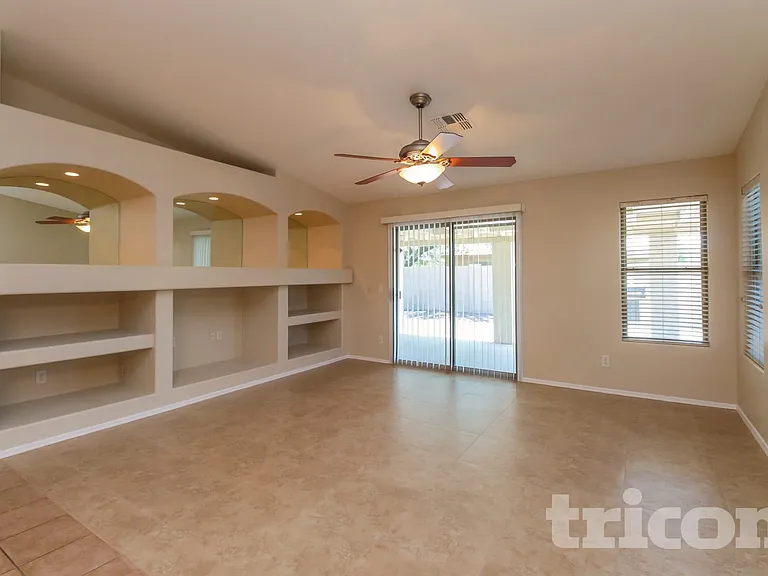 11791 W Belmont Dr — Photo 3