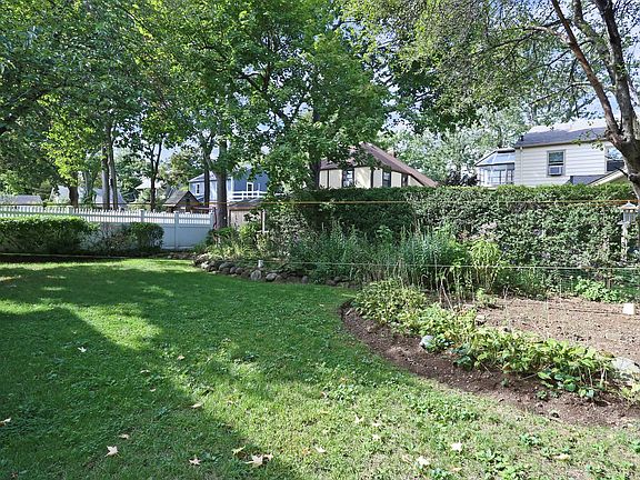 5th image of 147 Wright Ave