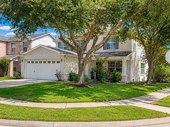 3rd image of 18227 Fair Grange Ln