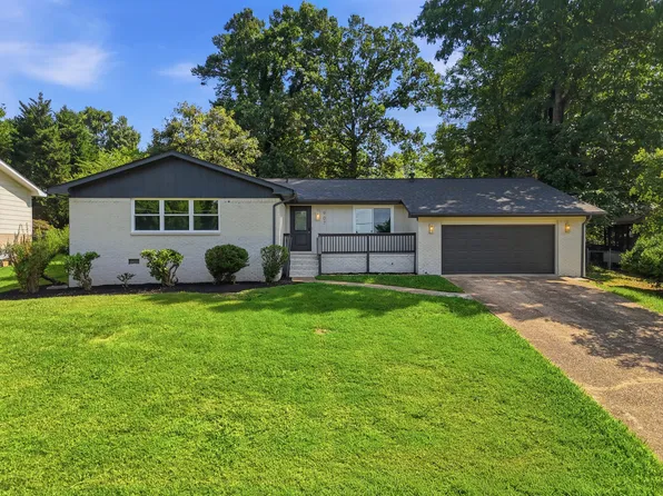 907 Wesley Dr, Hixson, TN 37343