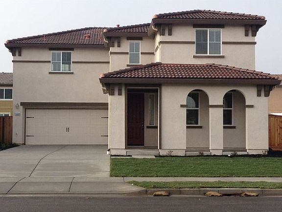 2nd image of 16094 Crescent Park Cir