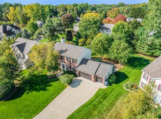 1071 Huckleberry Ln SE, Grand Rapids, MI 49546