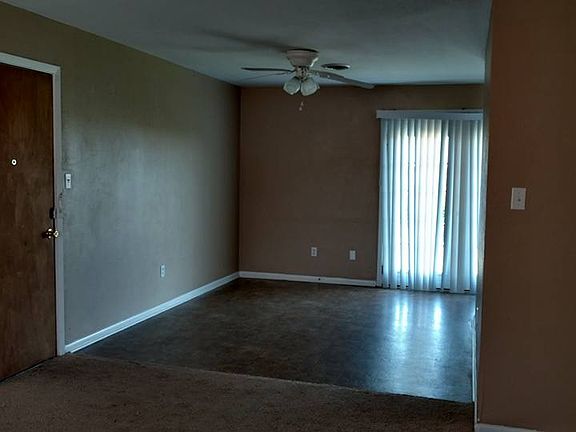 4th image of 2402 Mountain Ave