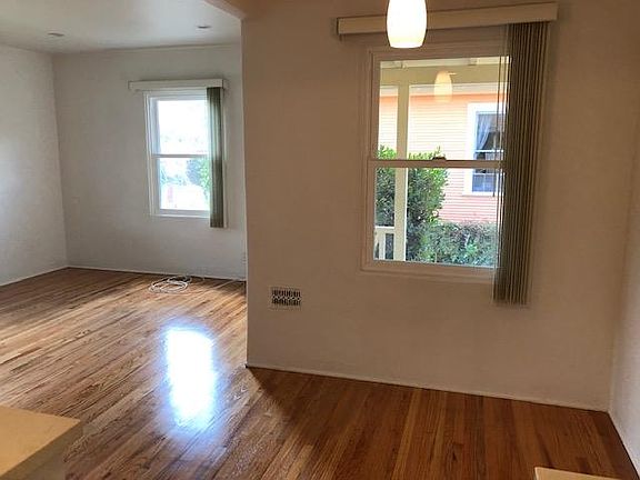 3rd image of 4074 Eagle St