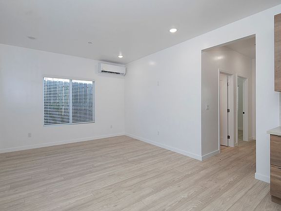 5th image of 3021-3027 Luna Ave #3027-2