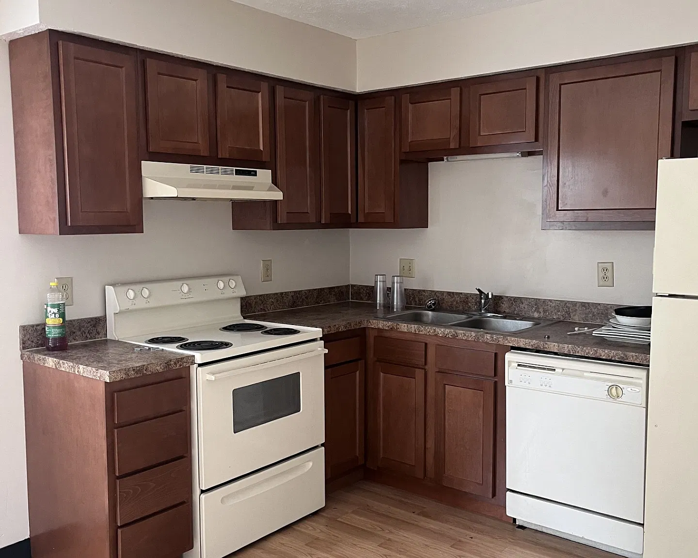 2 bed, 1.5 bath, 1500 sqft, $1,500 — Photo 3