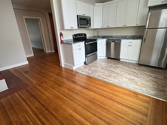 5th image of 1825 Northampton St