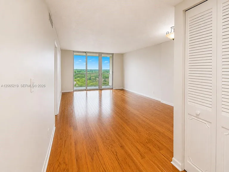 250 Jacaranda Dr #805 — Photo 6