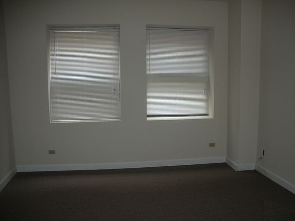 4th image of 4752 S Wabash Ave APT 103