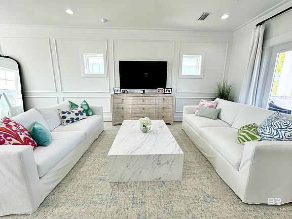 3rd image of 2820 Salt Dr