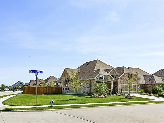 2nd image of 3032 Martha Dr