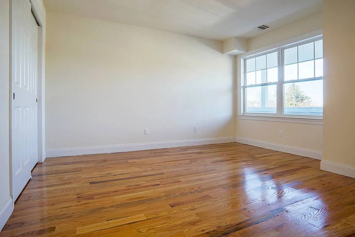 2 bed, 1.0 bath, $3,775 — Photo 3