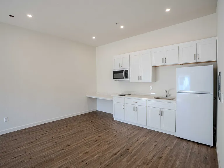 300 Main St #209 — Photo 8