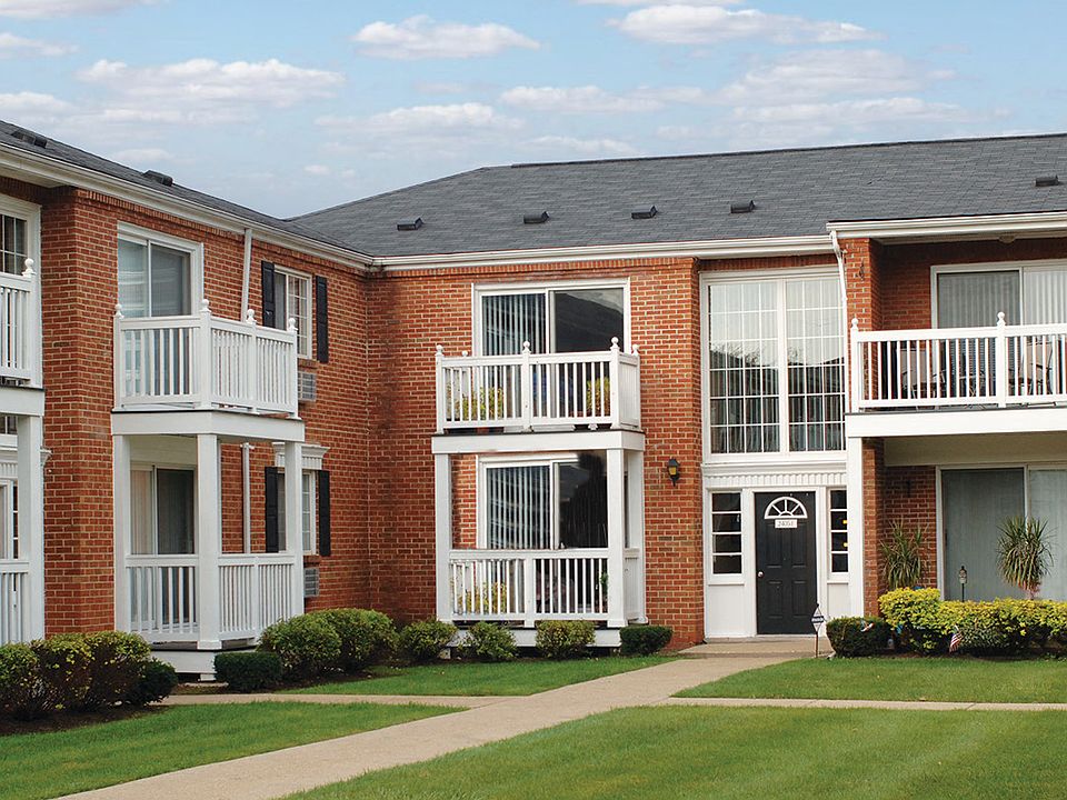 A beautiful residential Royal Oak location, your choice of 1 or 2-bedroom apartment up to 1,243 sq.ft., and wanted features like a dishwasher, patio/balcony, basement and stainless steel appliances.