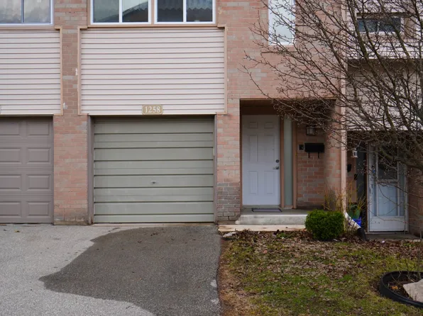 1258 Limberlost Rd #35, London, ON N6G 3A5