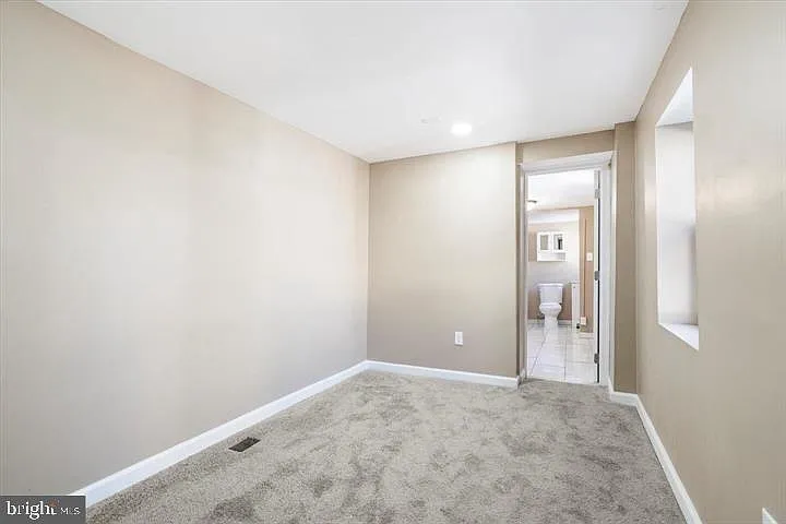 424 S Eden St — Photo 11