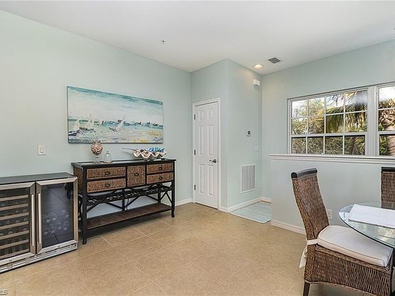 5th image of 8540 Violeta ST #203