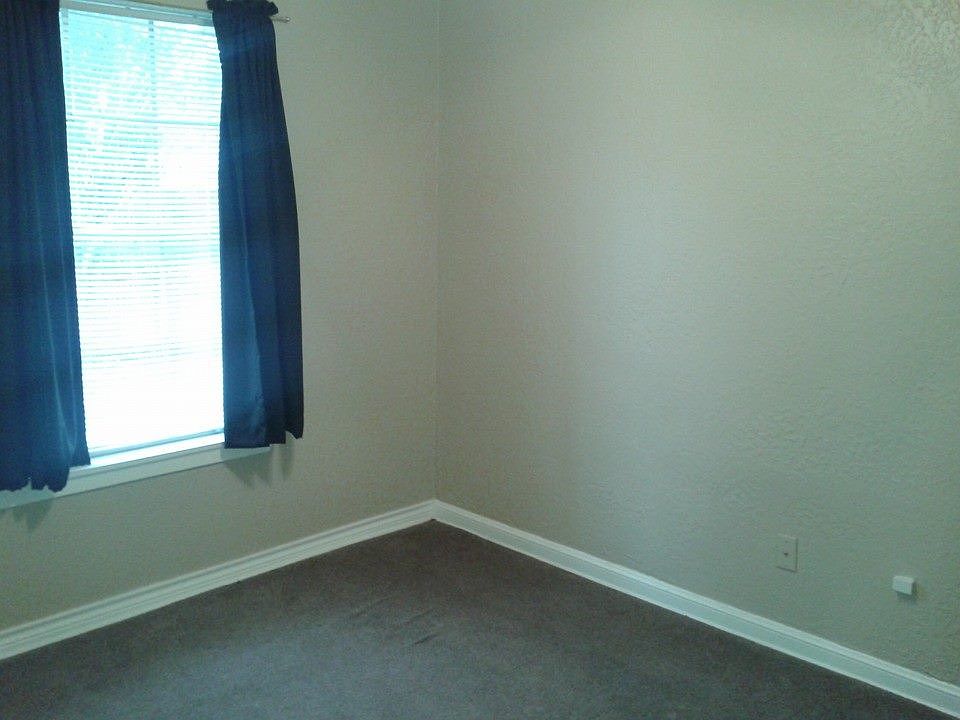 1st image of 1004 13th St N